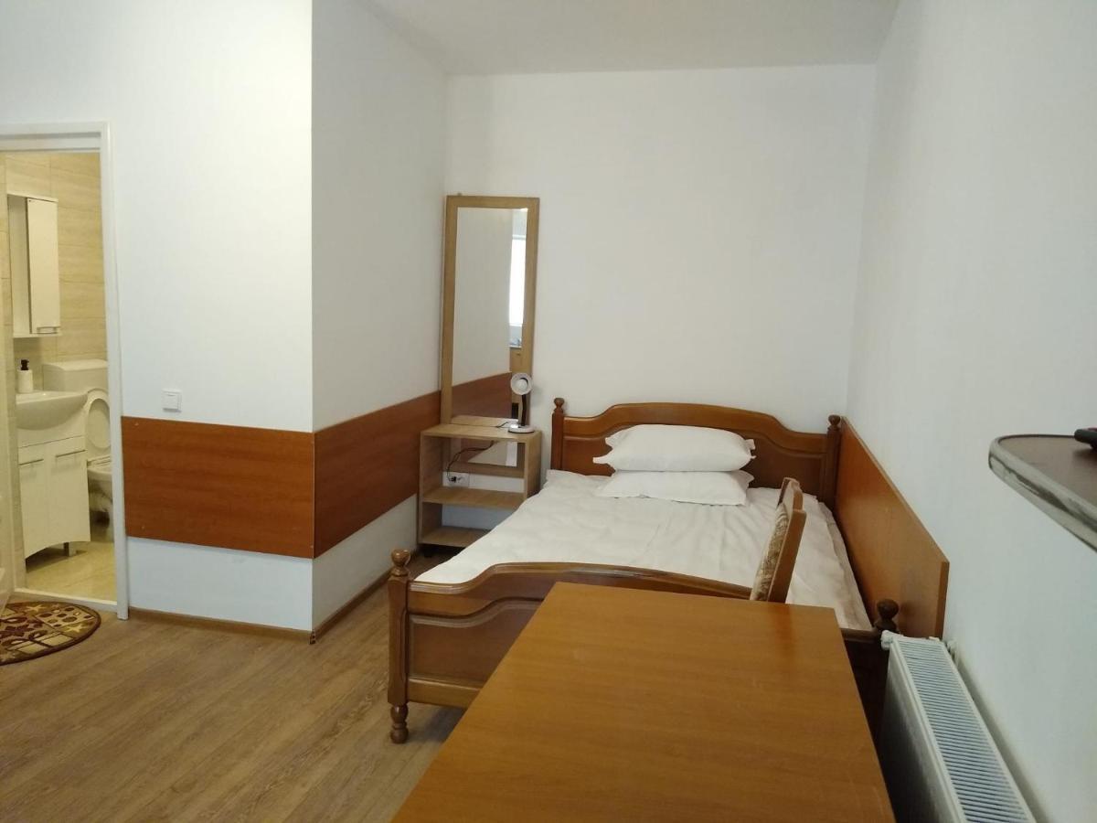 Ferienwohnung Garsoniera In Centru Cluj-Napoca Exterior foto